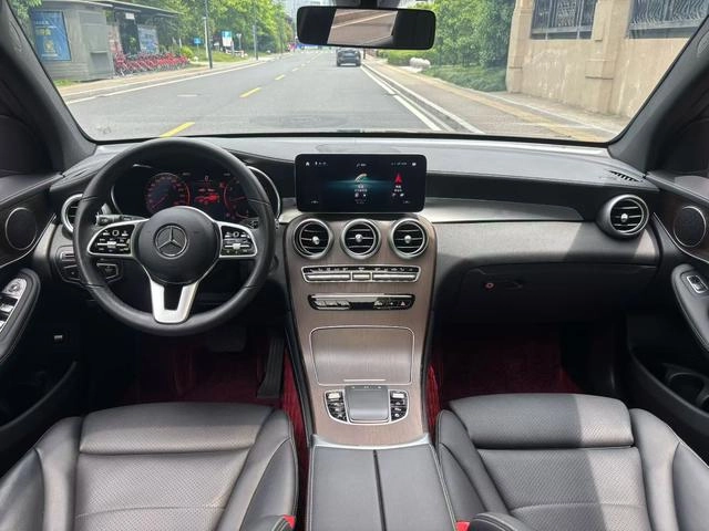 Mercedes-Benz GLC 2021 GLC 260 L 4MATIC De lujo interior foto 9
