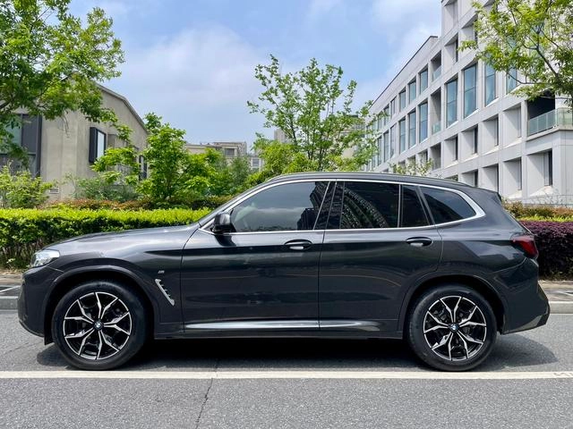 BMW X3 2022 xDrive25i M Sports suit exterior photo 4