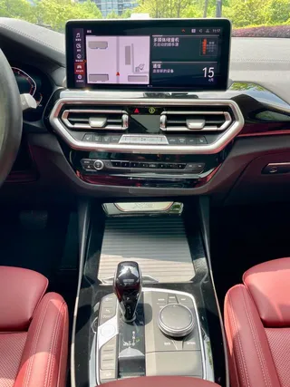 BMW X3 2022 xDrive25i M Sports suit interior photo 10