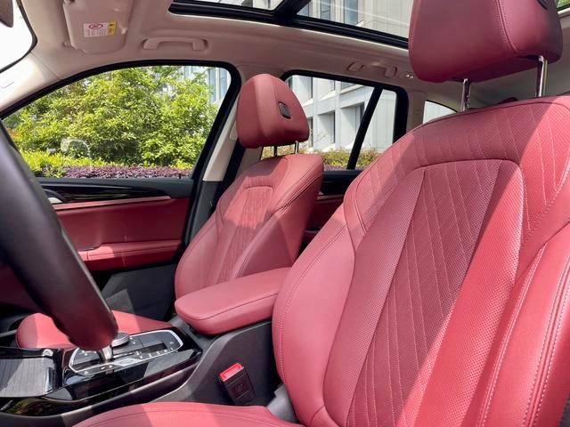 BMW X3 2022 xDrive25i M Sports suit interior photo 11