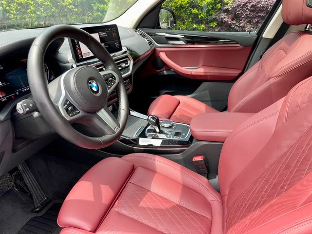 BMW X3 2022 xDrive25i M Sports suit interior photo 15