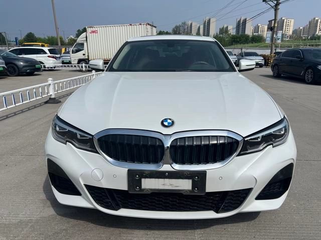 BMW 3 Series 2021 320Li M Sports suit exterior photo 2