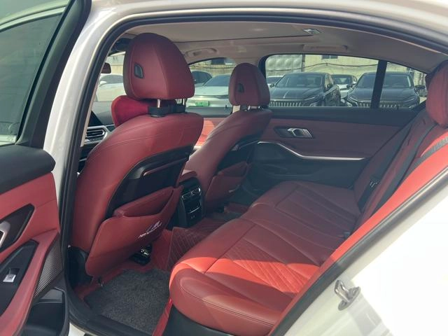 BMW 3 Series 2021 320Li M Sports suit interior photo 7