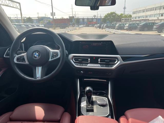 BMW 3 Series 2021 320Li M Sports suit interior photo 8