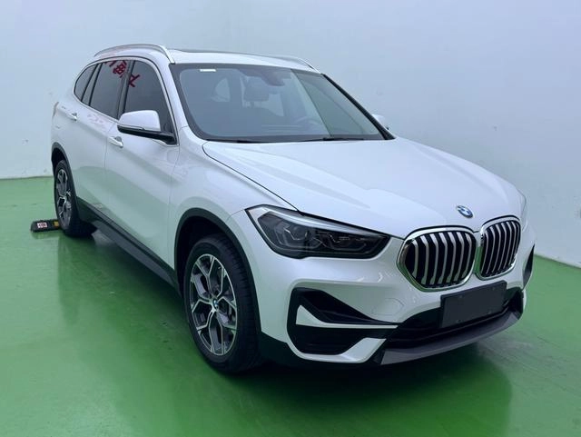 BMW X1 2022 sDrive25Li Лидирующий экстерьер фото 2
