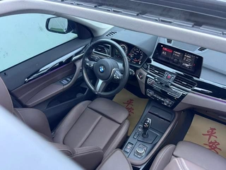 BMW X1 2022 sDrive25Li Лидирующий интерьер фото 11