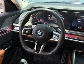BMW 7 Series 2023 735Li M Sports suit exterior photo 5