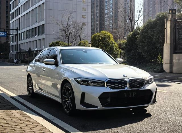 BMW 3 Series 2023 325Li M Sports suit exterior photo 3