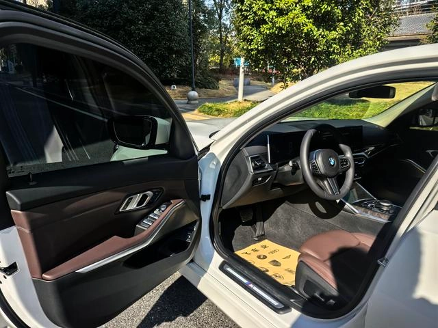 BMW 3 Series 2023 325Li M Sports suit interior photo 11