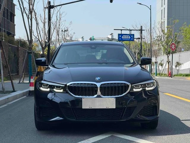 BMW 3 Series 2022 325Li M Sports suit exterior photo 2