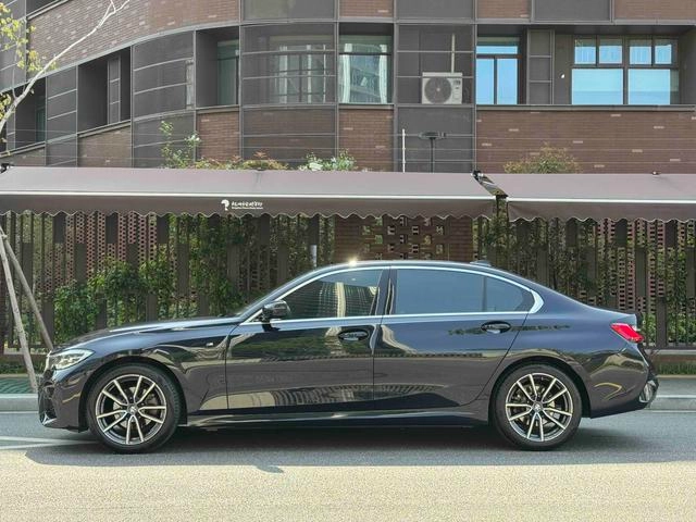 BMW 3 Series 2022 325Li M Sports suit exterior photo 3