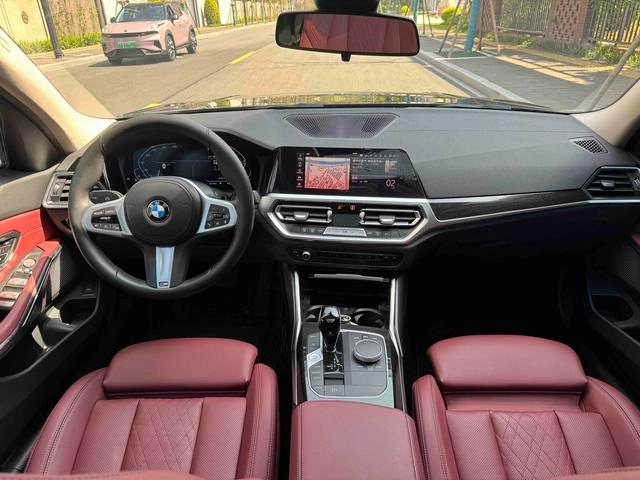 BMW 3 Series 2022 325Li M Sports suit interior photo 11