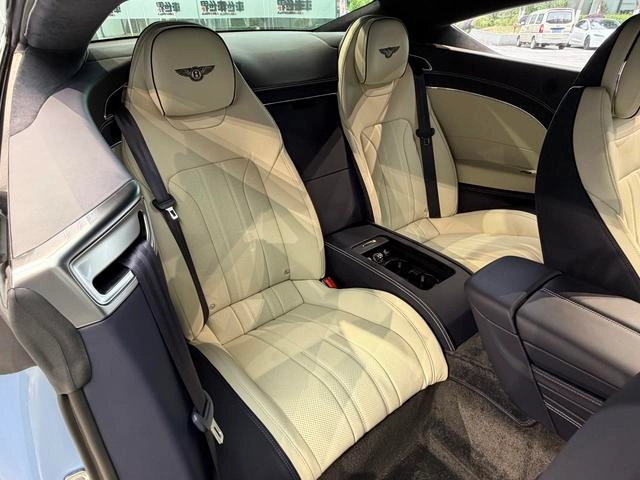 Bentley Continental 2022 4.0T GT V8 interior photo 6 Bentley Continental 2022 4.0T GT V8 interior photo 6
