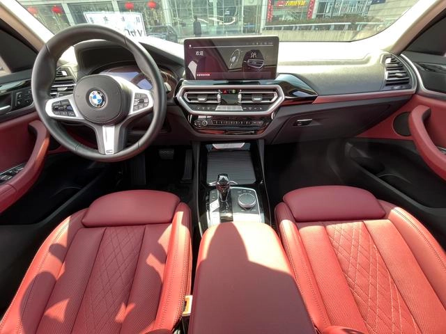 BMW X3 2022 xDrive25i M Sports suit interior photo 13