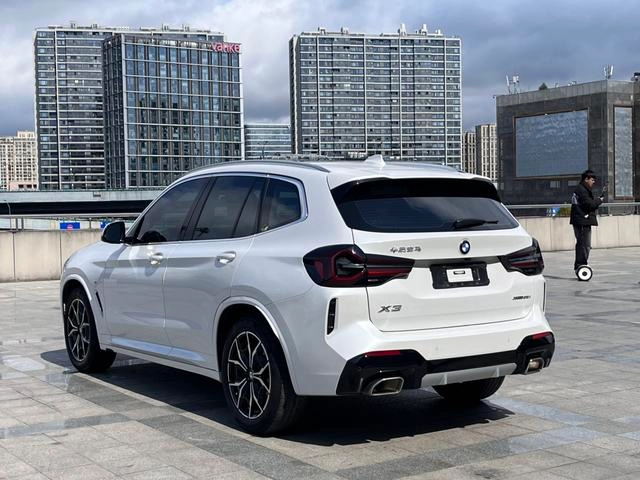 BMW X3 2022 xDrive25i M Sports suit interior photo 15