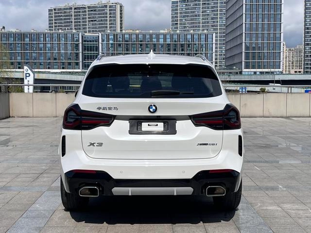 BMW X3 2022 xDrive25i M Sports suit interior photo 17