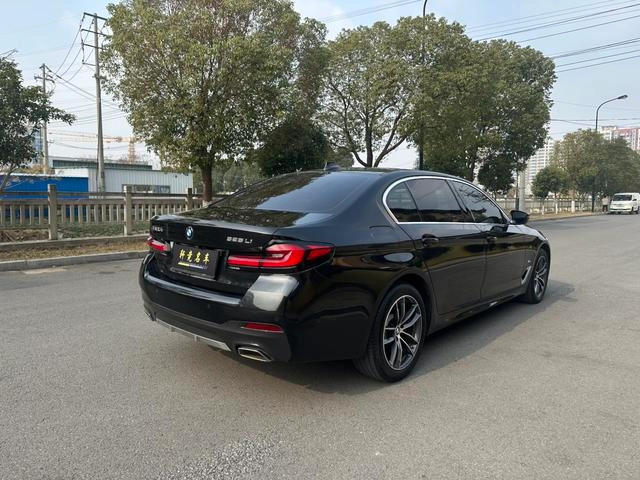 BMW 5 Series 2021 Restyling 525Li M Sports suit exterior photo 8