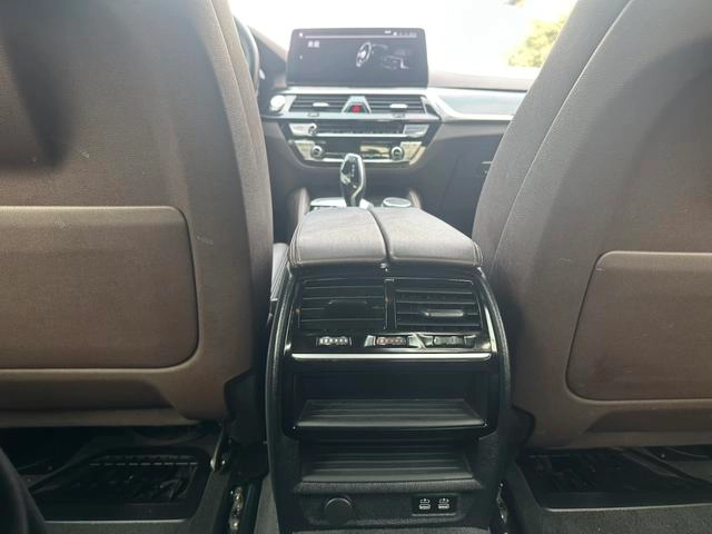 BMW 5 Series 2021 Restyling 525Li M Sports suit interior photo 13