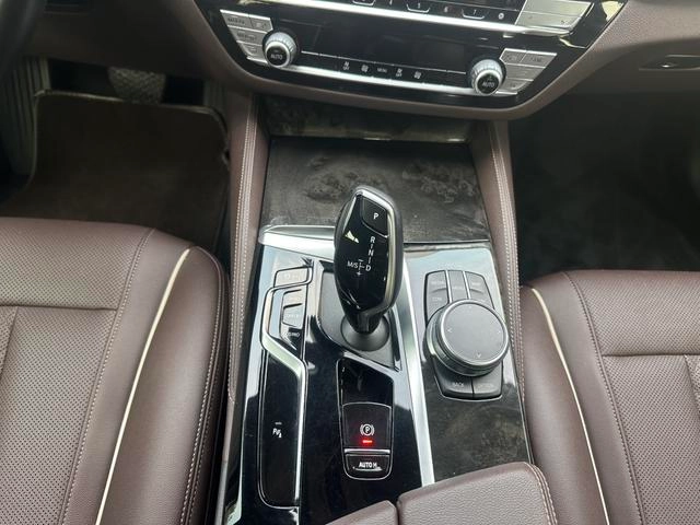 BMW 5 Series 2021 Restyling 525Li M Sports suit interior photo 17