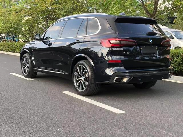 BMW X5 2022 Restyling xDrive 30Li Premium Class M Sports suit interior photo 9