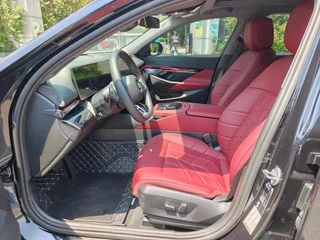 BMW 5 Series 2025 525Li M Sports suit interior photo 6