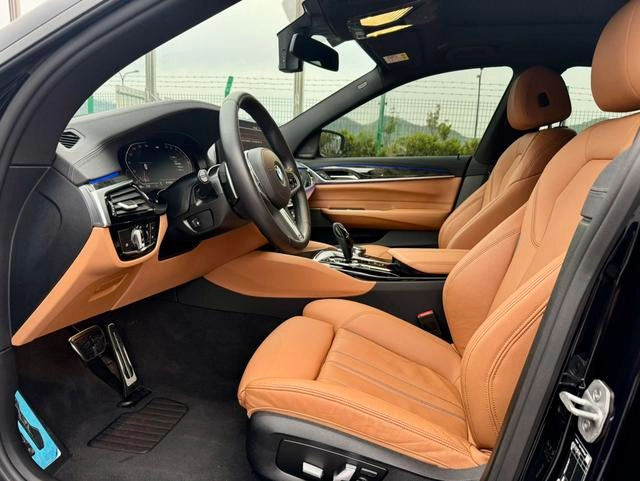 BMW 6 Series GT 2022 630i M Conjunto deportivo exterior foto 4