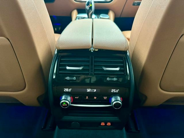 BMW 6 Series GT 2022 630i M Conjunto deportivo interior foto 10