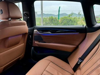 BMW 6 Series GT 2022 630i M Conjunto deportivo interior foto 11