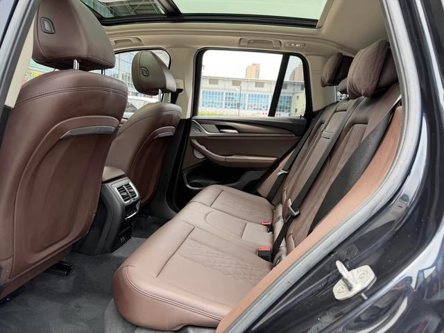 BMW X3 2022 Вторичная модификация xDrive30i Лидирующий M Ночной костюм интерьер фото 16