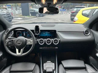 Mercedes-Benz GLA 2022 GLA 200 интерьер фото 11