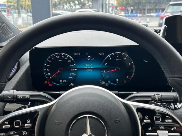 Mercedes-Benz GLA 2022 GLA 200 интерьер фото 14