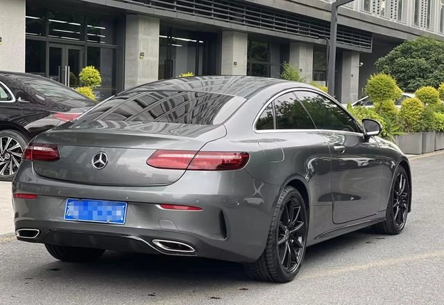 Mercedes-Benz E-Class (Imported) 2023 E 260 Coupe interior photo 11