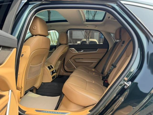 Jaguar XFL 2021 2.0T P250 Two-wheel drive exclusive deluxe edition interior photo 8