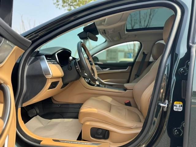 Jaguar XFL 2021 2.0T P250 Two-wheel drive exclusive deluxe edition interior photo 10