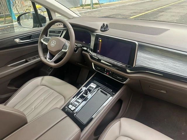 Volkswagen Viloran 2024 330TSI Luxury Edition interior photo 17