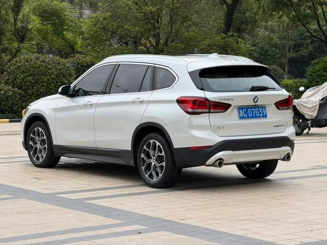 BMW X1 2021 sDrive25Li Leading Type interior photo 8