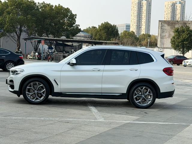 BMW X3 2021 Restyling xDrive28i Luxury Set exterior photo 3