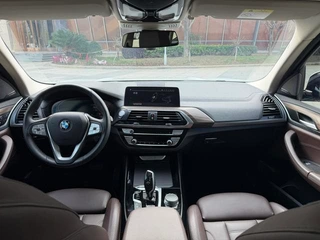 BMW X3 2021 Restyling xDrive28i Luxury Set interior photo 8