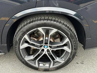 BMW X5 2022 Mise à jour xDrive 40Li M Ensemble de sport extérieur photo 10