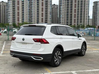 Volkswagen Tiguan L 2022 330TSI Version de confort automatique à deux roues motrices extérieur photo 4