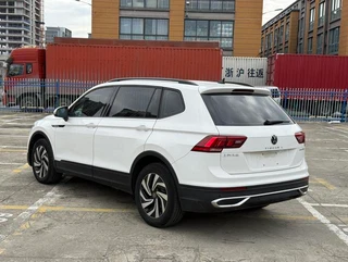 Volkswagen Tiguan L 2022 330TSI Version de confort automatique à deux roues motrices extérieur photo 6