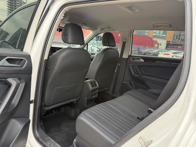 Volkswagen Tiguan L 2022 330TSI Version de confort automatique à deux roues motrices intérieur photo 8