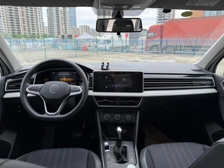 Volkswagen Tiguan L 2022 330TSI Version de confort automatique à deux roues motrices intérieur photo 9