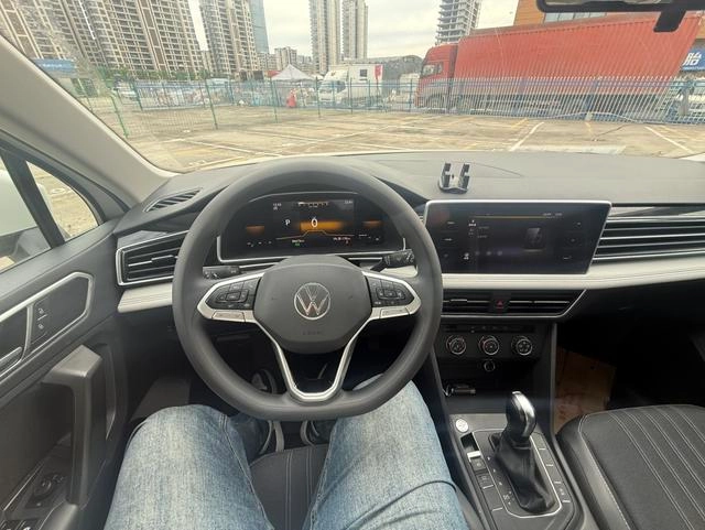 Volkswagen Tiguan L 2022 330TSI Version de confort automatique à deux roues motrices intérieur photo 12