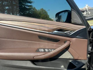 BMW 5 Series 2023 Модификация 530Li Лидирующий Роскошный набор интерьер фото 12