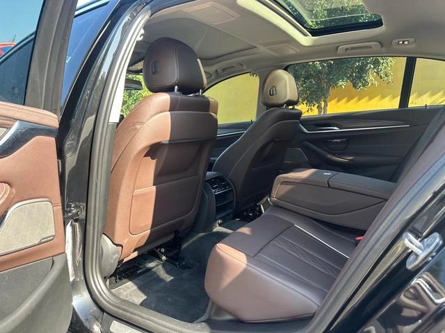 BMW 5 Series 2023 Модификация 530Li Лидирующий Роскошный набор интерьер фото 17