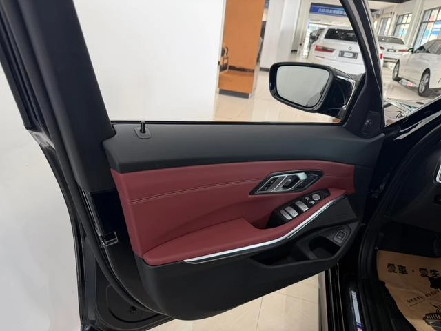 BMW 3 Series 2023 325Li M Sports Night Suit interior photo 11