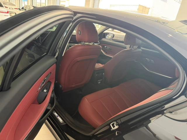 BMW 3 Series 2023 325Li M Sports Night Suit interior photo 13