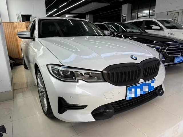 BMW 3 Series 2022 320i Ensemble de sport extérieur photo 3