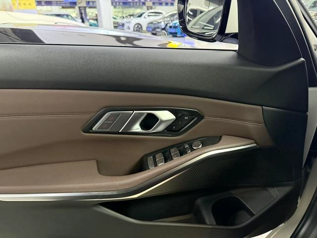 BMW 3 Series 2022 320i Ensemble de sport extérieur photo 4